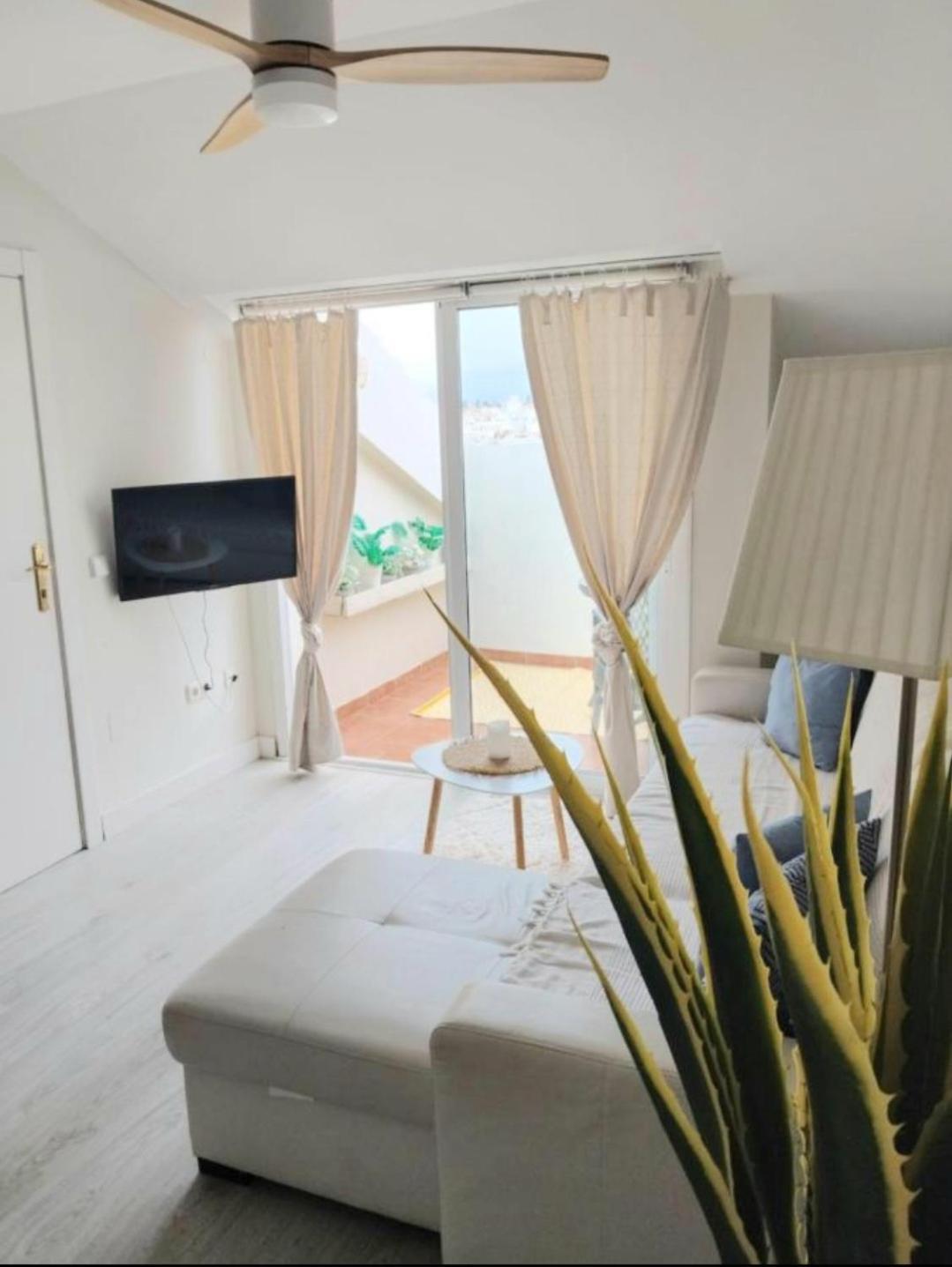 New City Penthouse Near Beach With Sunny Balcony Fuengirola Bagian luar foto